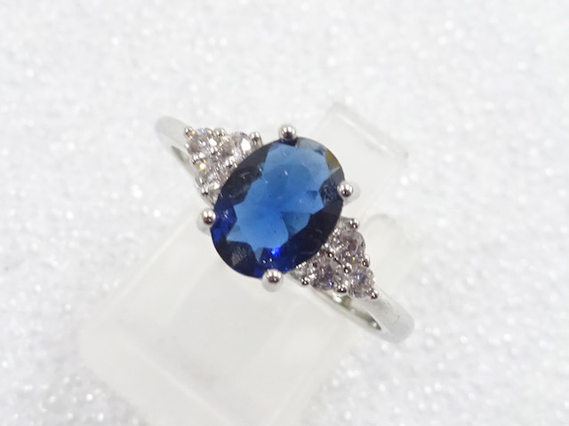 JAPANESE KIMONO / ANTIQUE COLORED STONE RING (SIZE 15)